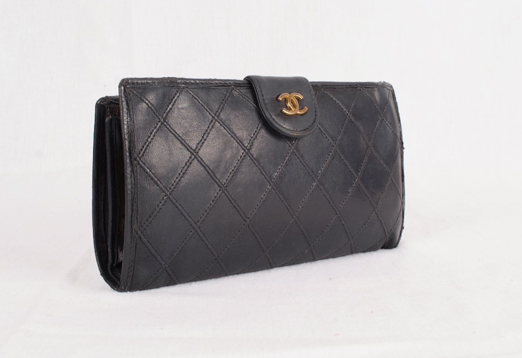 Portamonete: Auth CHANEL bifold wallet quilted CC logo lambskin – Usato da Lausanne venduto da Lamedusac 1