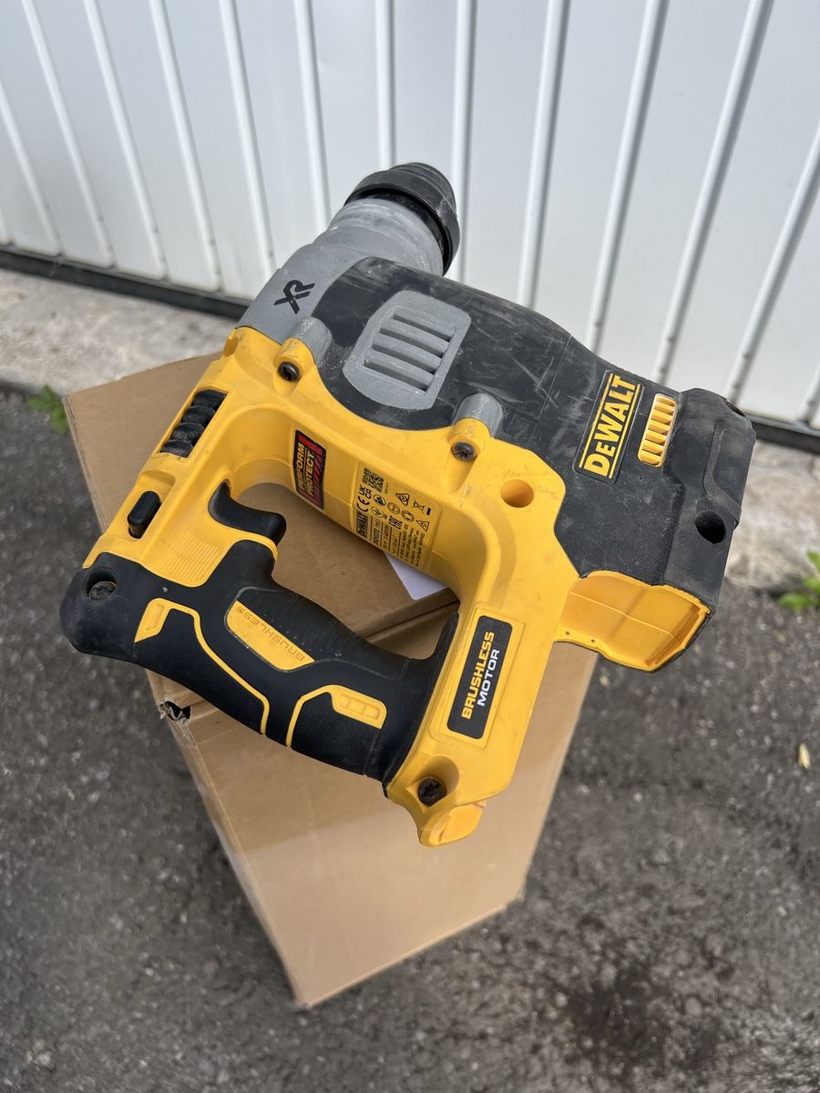 Dewalt Trapani: DeWalt XR Akku-Bohrhammer – Difettoso da Thun venduto da Biaggi1 2