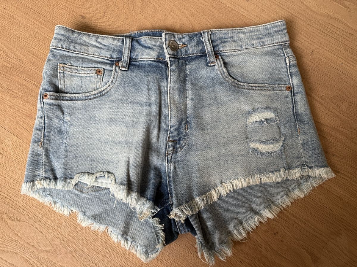 H&M Jeans: H&M Shorts – Usato da Winterthur venduto da 19.19