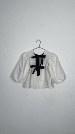 Elegant H&M  Blouse with bows on the back
