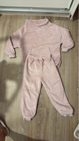 Pink Terry Lounge Set - Cozy Comfort for Chilly Evenings