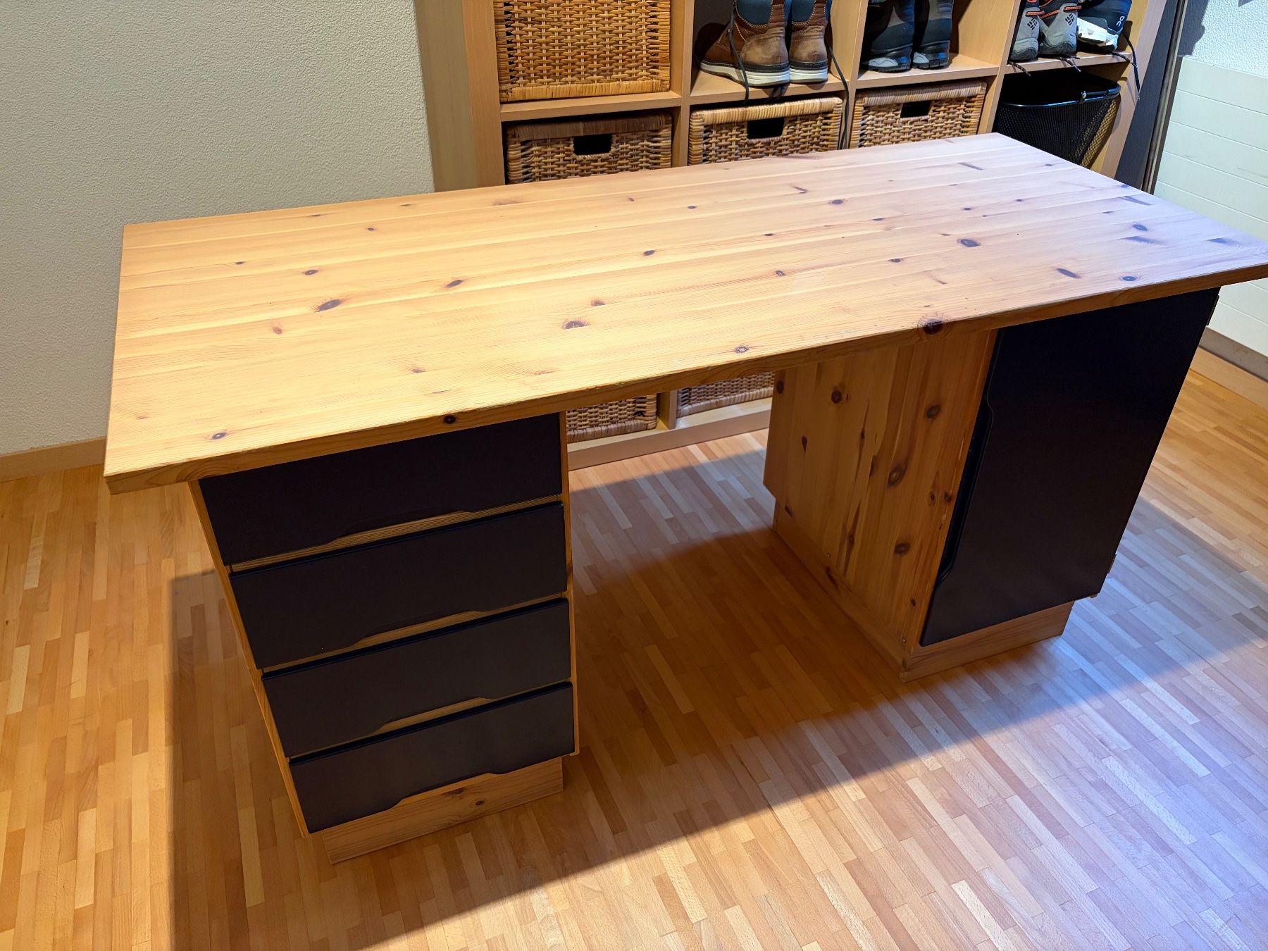 Ikea Schreibtische: IKEA-Schreibtisch – Gebraucht aus Liestal von Paddington64 1