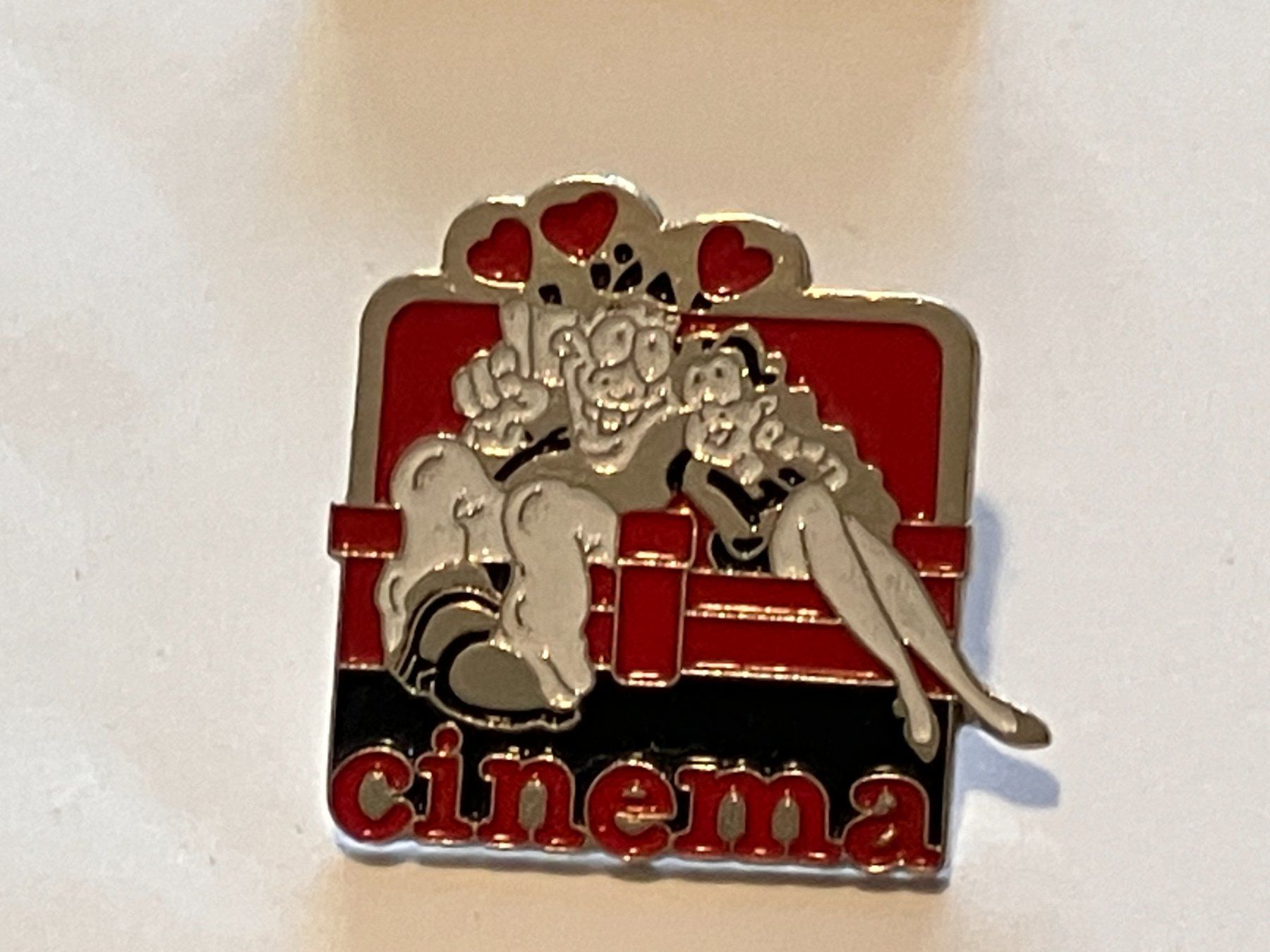 Placchette & Badge: 1 Pin Cinema – Usato da Basel venduto da djwwpp
