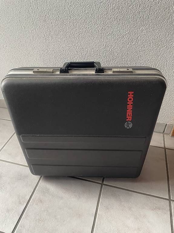 Hohner Strumenti musicali: Hohner Fortuna IV - Akkordeon - Handorgel – Usato da Flaach venduto da Waltiba 2