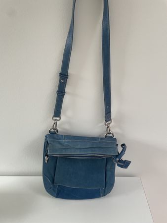 Trendige blaue Ledertasche Umhängetasche