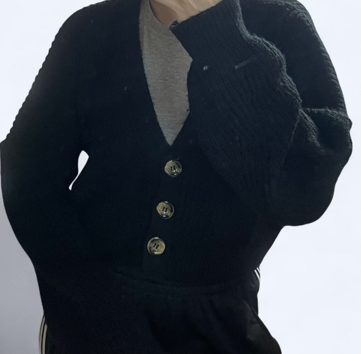 Giacche: Schwarze Strickjacke mit Knöpfen – Usato da Therwil venduto da nat_gtk5