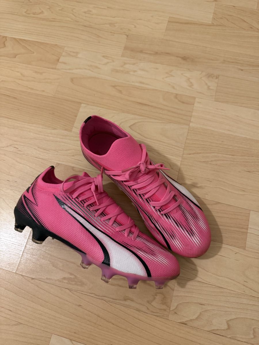 Puma Chaussures hommes: Fussballschuhe Puma rosa – Neuf (Voir description) à Basel par sem_8svs 1