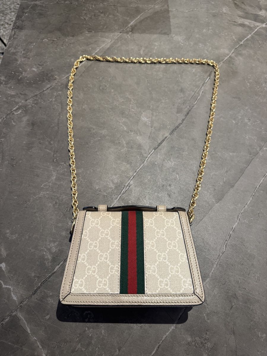 Gucci Borse da donna: Gucci Tasche beige mit GG Muster – Usato da Schindellegi venduto da Leormn_ch 1