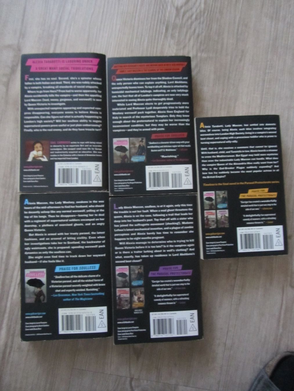 Bücher: 5 Bücher von Gail Carringer in Englisch – Gebraucht aus Malters von moc_z8d9 6