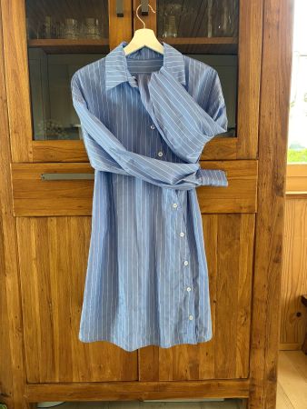 Kleid /Blusenkleid/Hemdkleid, asymmetrische Knopfleiste,Gr.M