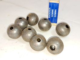 8 Hohl Kugeln, Durchmesser ca. 3cm, Eisen (LOT902#NSH6)
