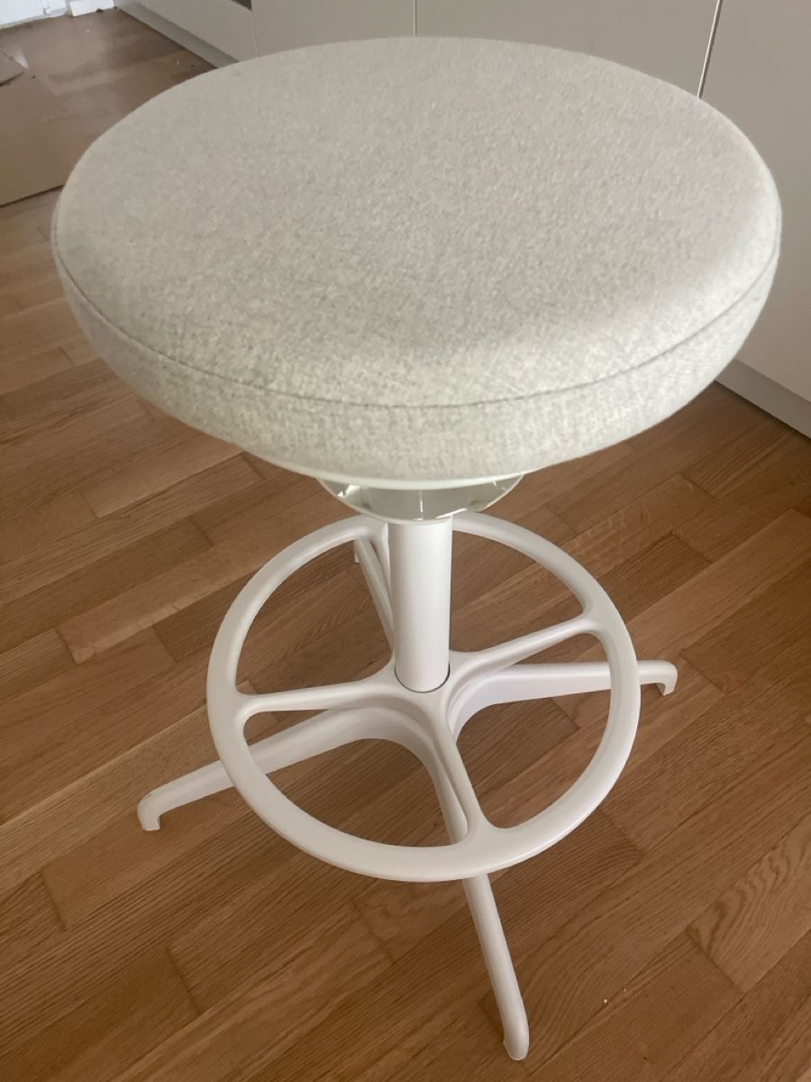 Ikea Sgabelli: Tabouret IKEA assis/debout beige  – Nuovo (secondo la descrizione) da Cressier NE venduto da cer_6sk6 3