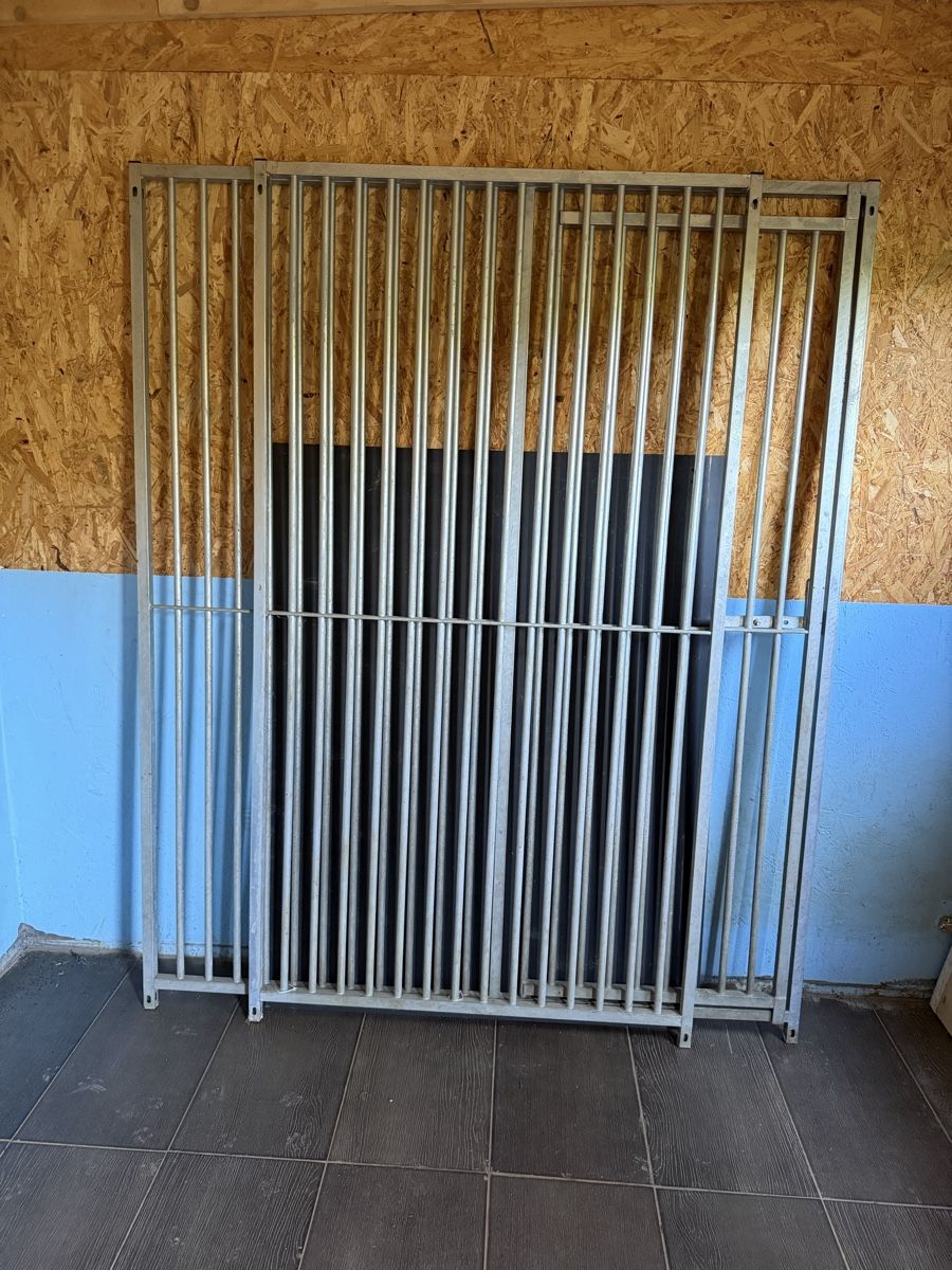 Gabbie, trasporto & Sicurezza: Grille pour séparation (chiens ou autres) – Usato da Bellevue venduto da Bernie11 2
