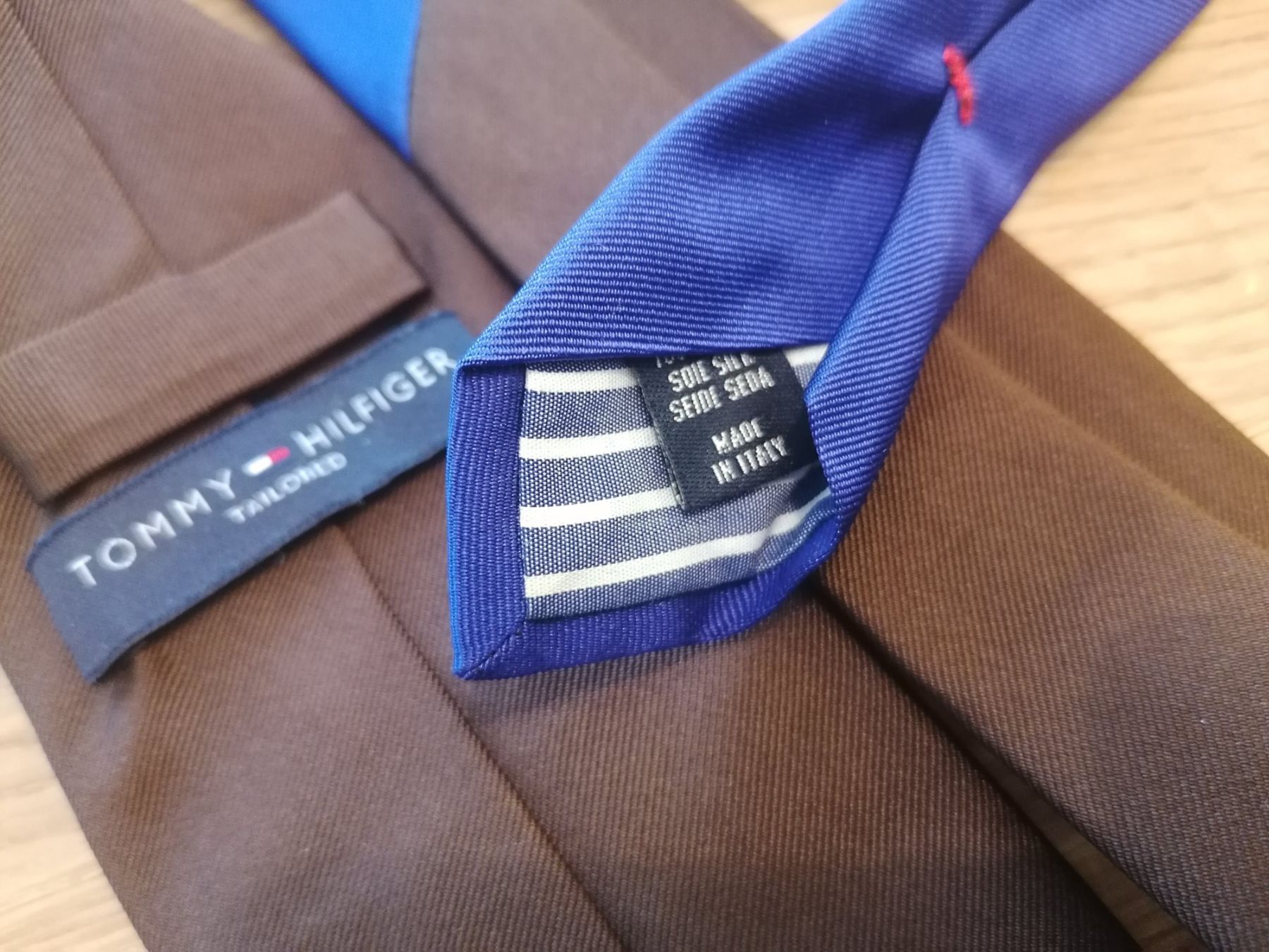 Tommy Hilfiger Cravatte: Tommy Hilfiger Krawatte 100% Seide - Nr. 164 – Usato da Basel venduto da vintagecollector 3