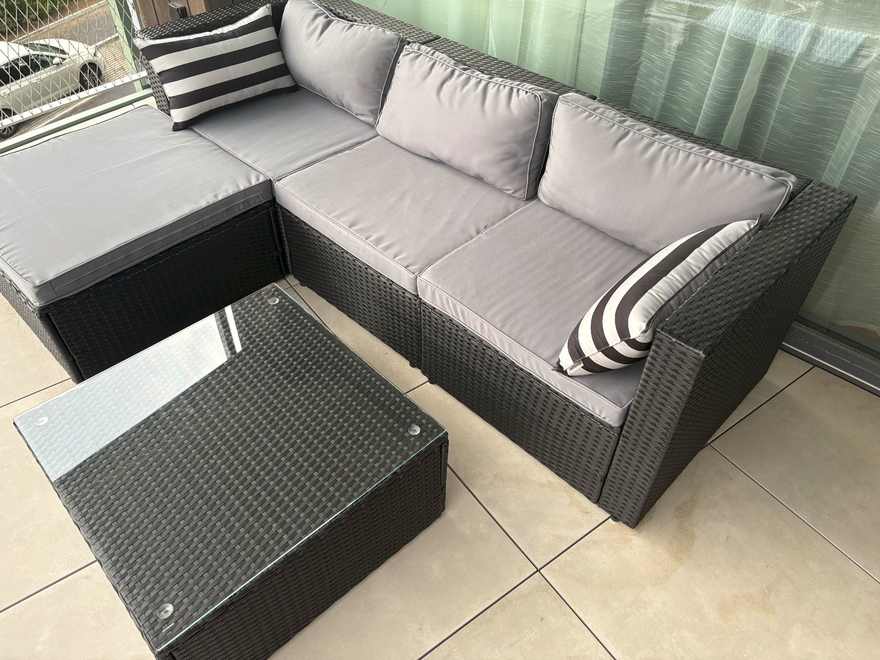 Sofas: Rattanlounge schwarz – D'occasion à Uster par cha_h8xj