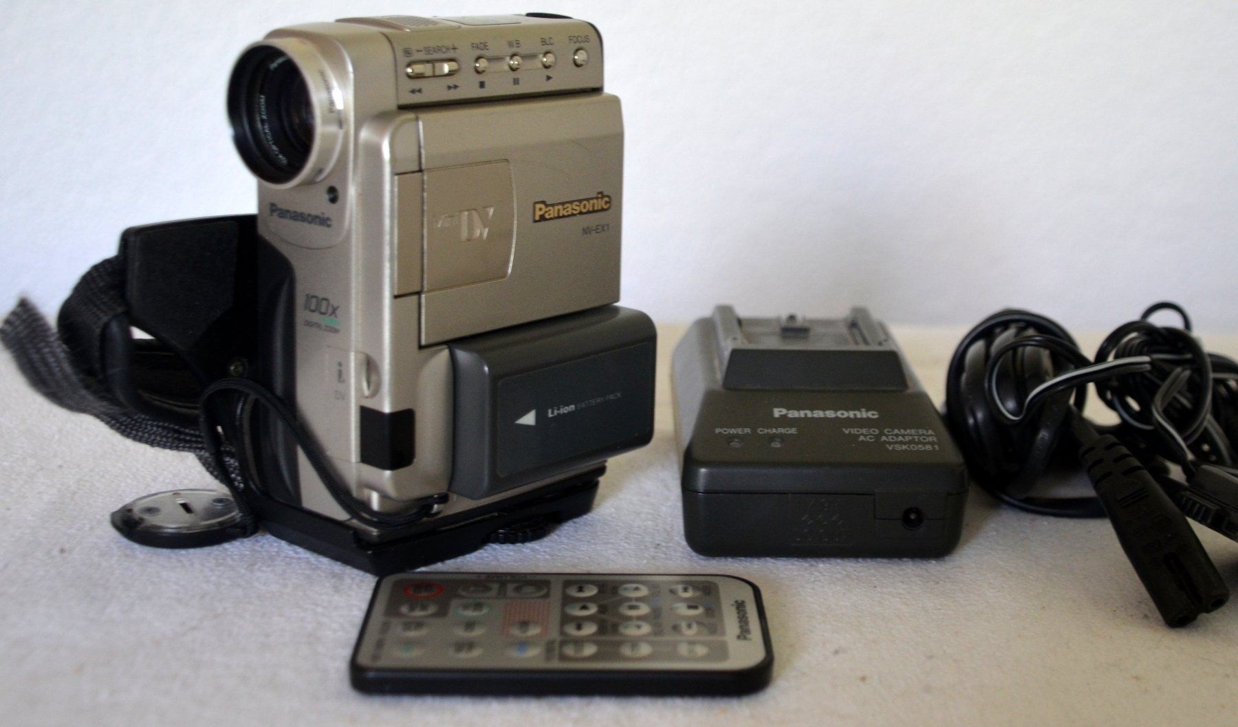 Panasonic Camcorder: Camcorder MiniDV Panasonic NEX1  caméscope – Defekt aus Collonges von arashee 1