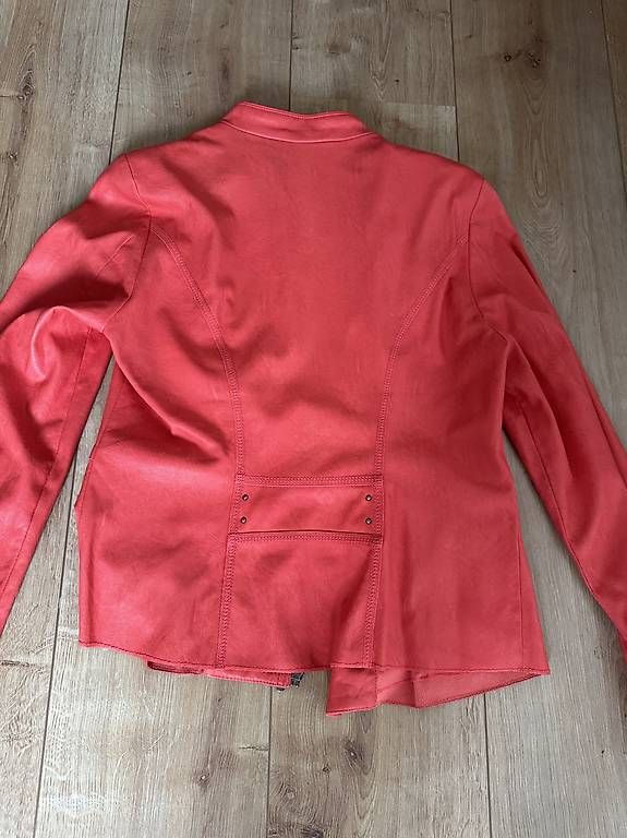 Giacche: Wunderschöne Jacke Korallfarbe Gr.36 – Usato da Hütten venduto da bri_kkp6 2