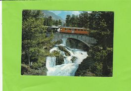 Berninabahn-Wasserfall Morteratsch
