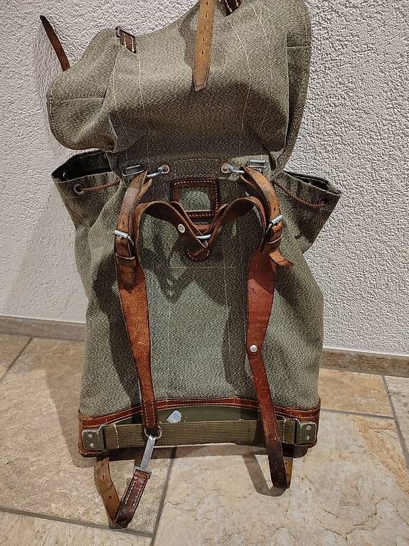 Schweizer Armee Zaini: Militär Rucksack – Usato da Oberwil (Dägerlen) venduto da PuurOnline 2