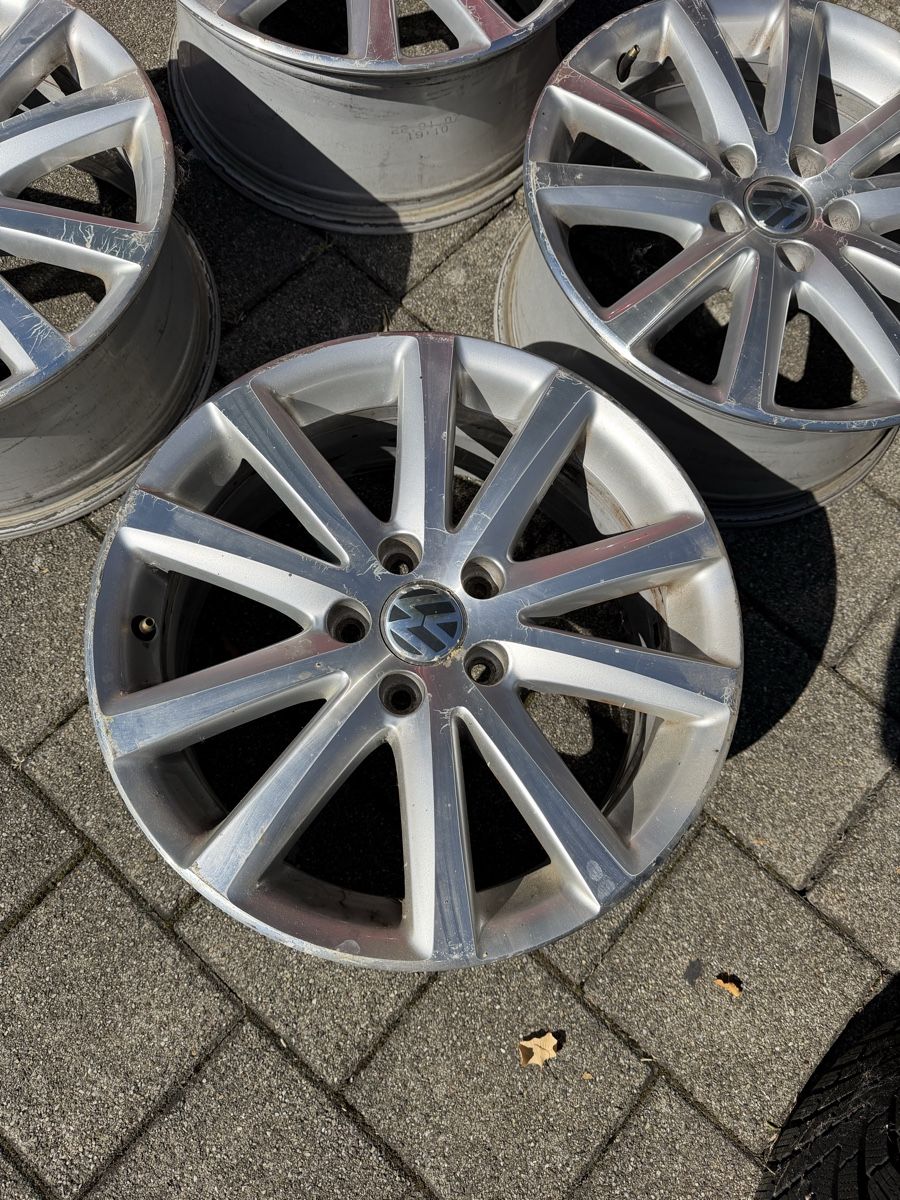 Volkswagen Cerchioni: VW Alufelgen 17zoll  – Usato da Steinach venduto da dd.grg 1