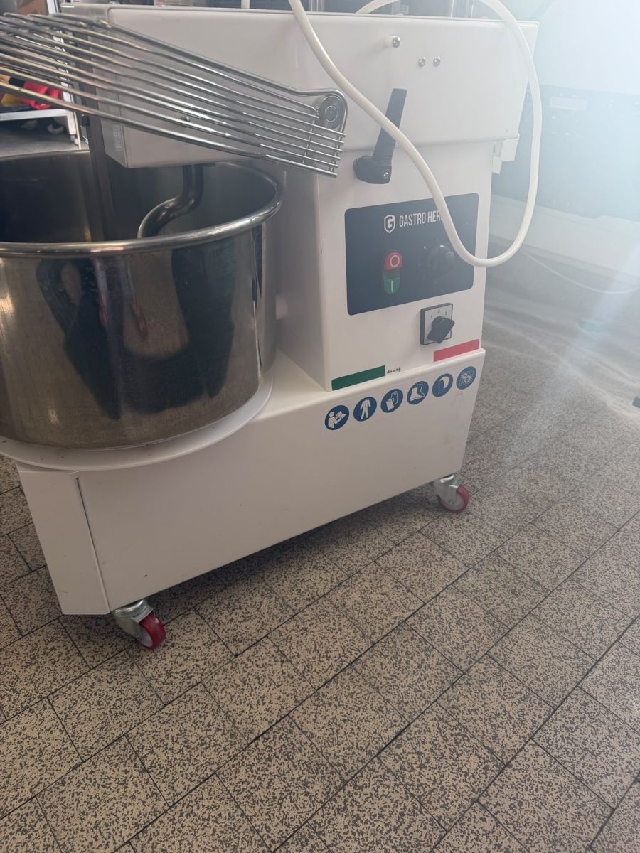 Elettrodomestici da cucina: Teigknetmaschine  – Nuovo (secondo la descrizione) da Buchs AG venduto da Evelyn2515 3