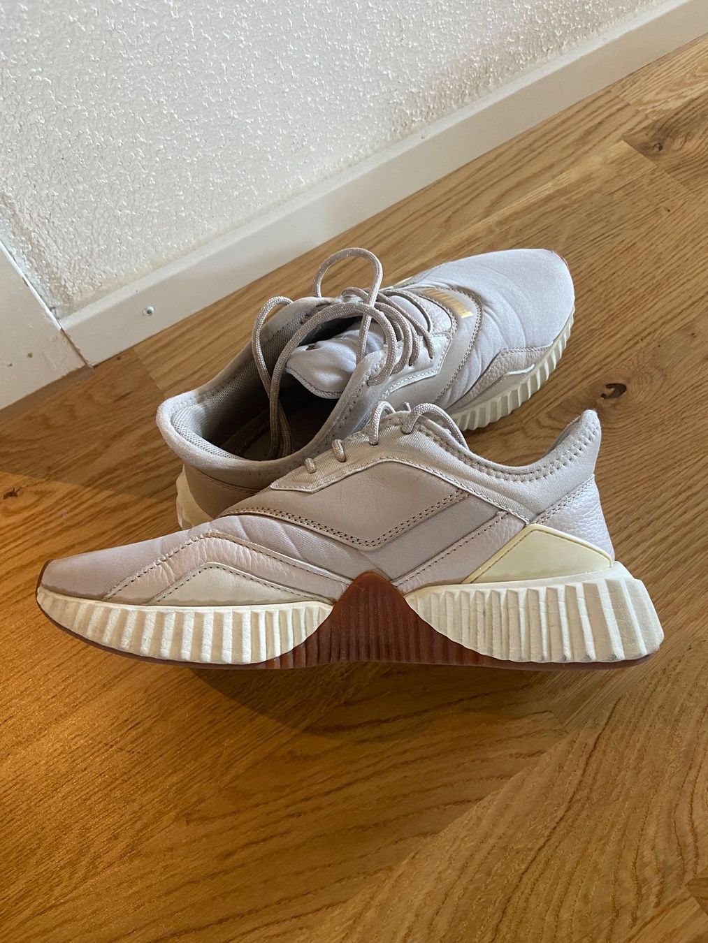 Puma Scarpe da donna: Puma Sneaker beige Gr. 37 – Usato da Zürich venduto da oli_9dhs 1