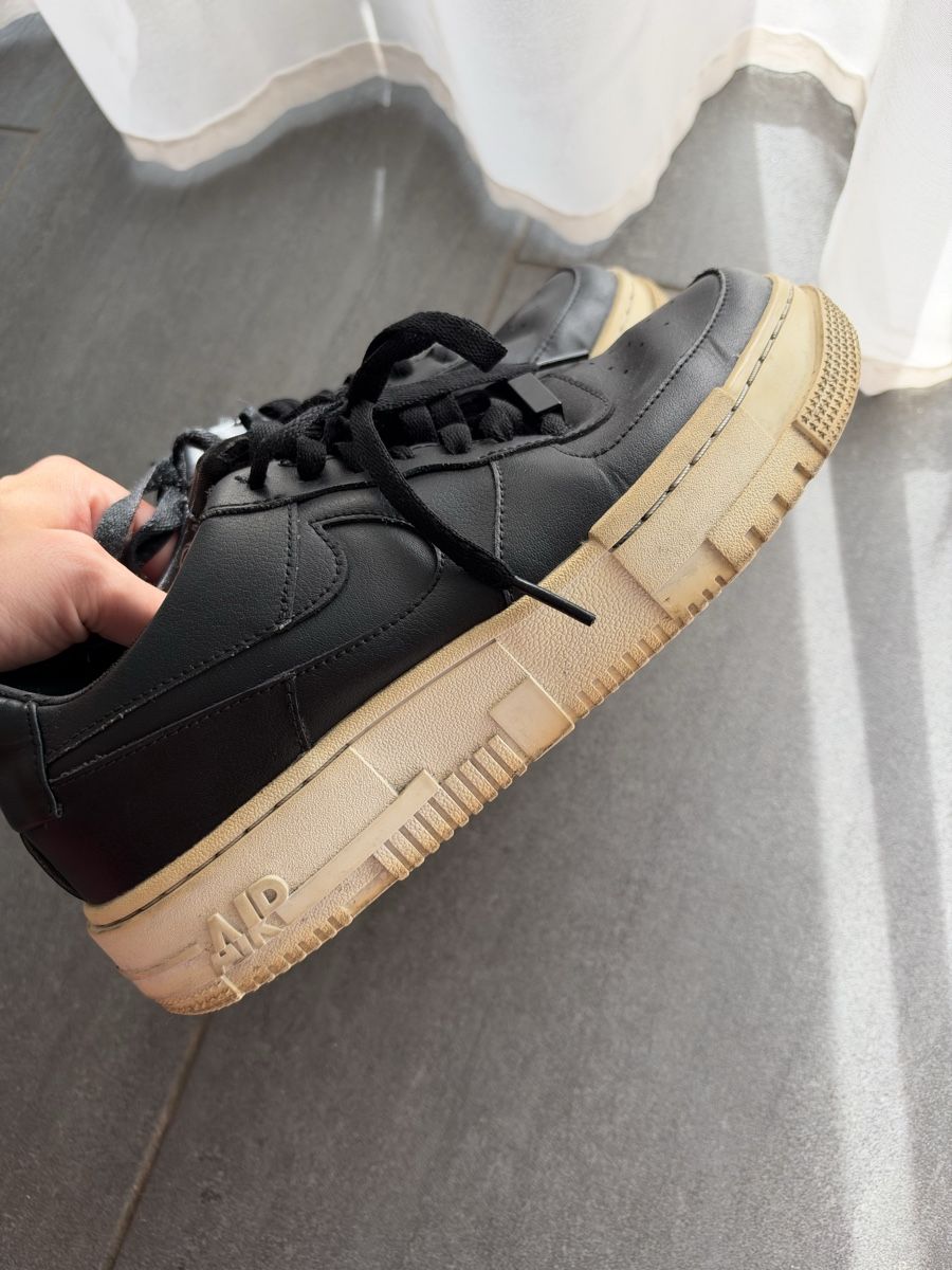 Nike Damenschuhe: Nike Air Force 1 Pixel schwarz gebrauchter Zustand – Gebraucht aus Möhlin von eny_lsk7 1