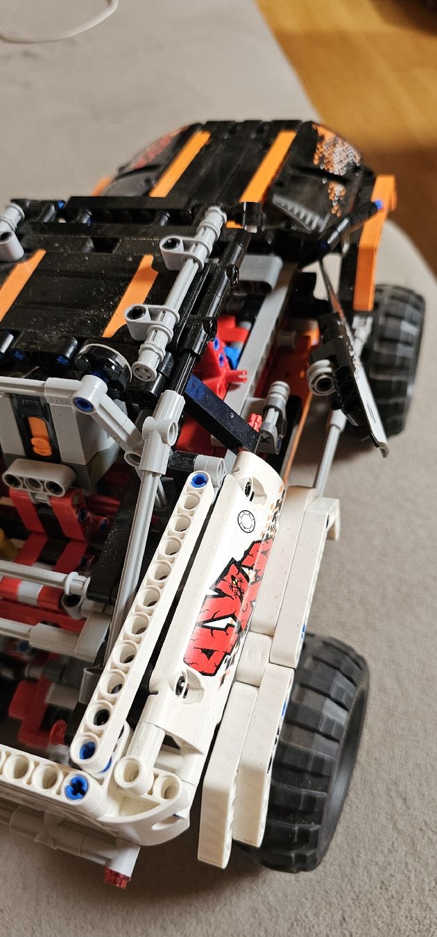 Lego Giocattoli: LEGO Technic gesteuertes Geländefahrzeug  – Usato da Ferden venduto da jemyce 1