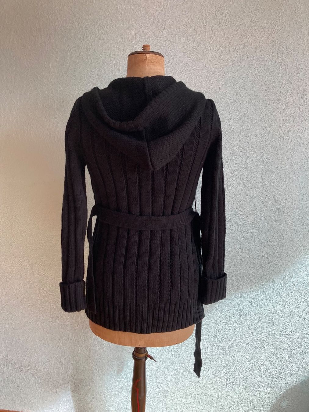Altro abbigliamento per bambino: Cardigan noir à capuche 152 – Usato da Genève venduto da ct_fqr8 1