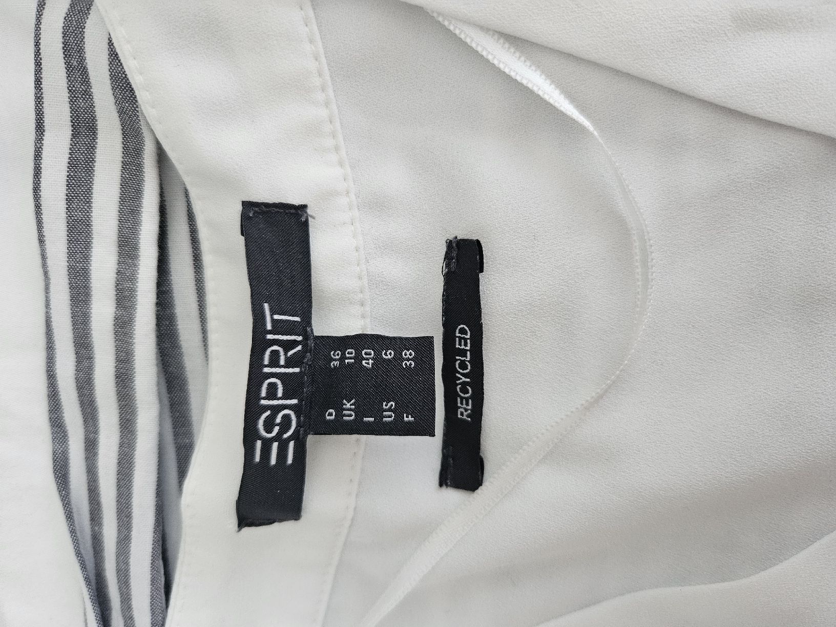 Esprit Blusen: Weisse Bluse - Grösse 38  – Gebraucht aus Engelburg von Michelle_Egg 1