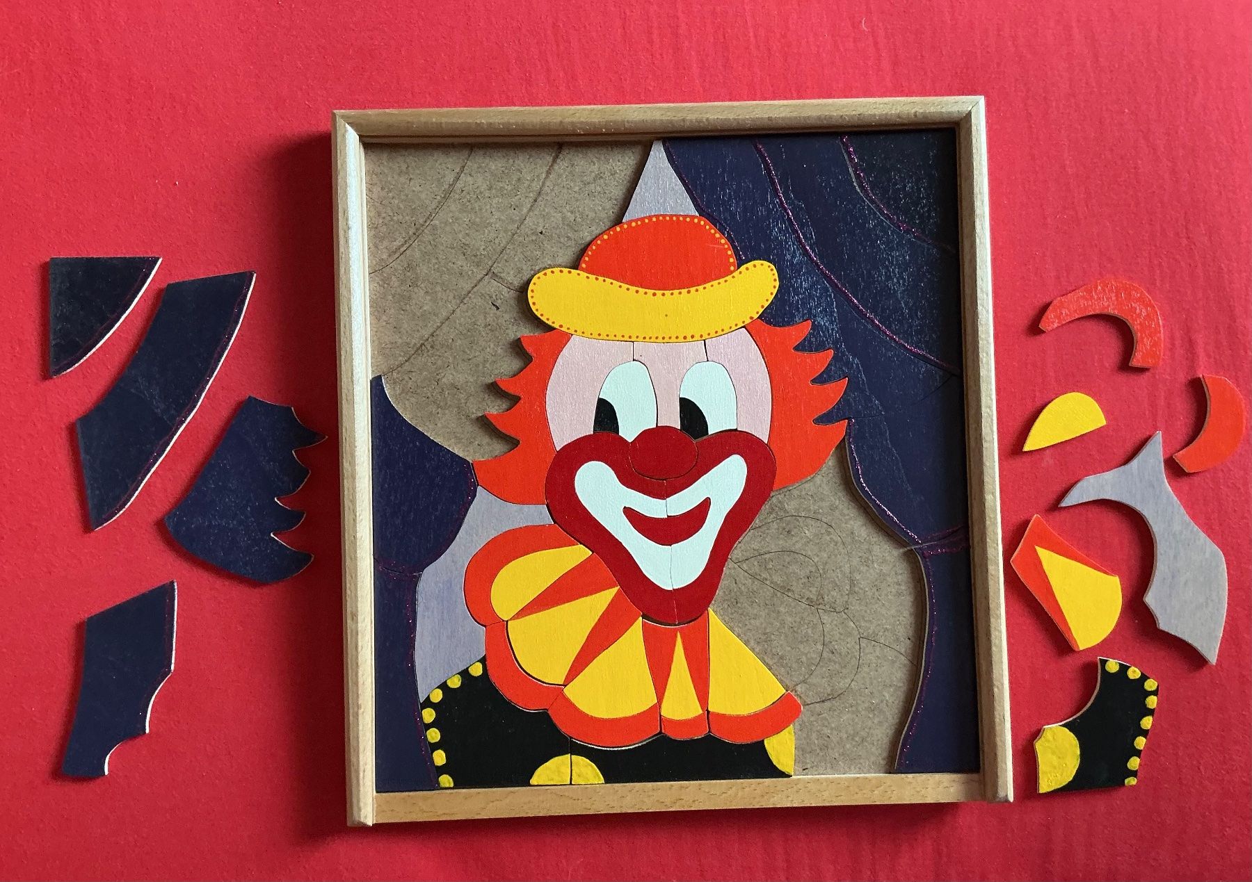 Puzzle: Holzpuzzle Clown / 45 Teile / mit Schiebedeckel – Usato da Stettlen venduto da togram4 1