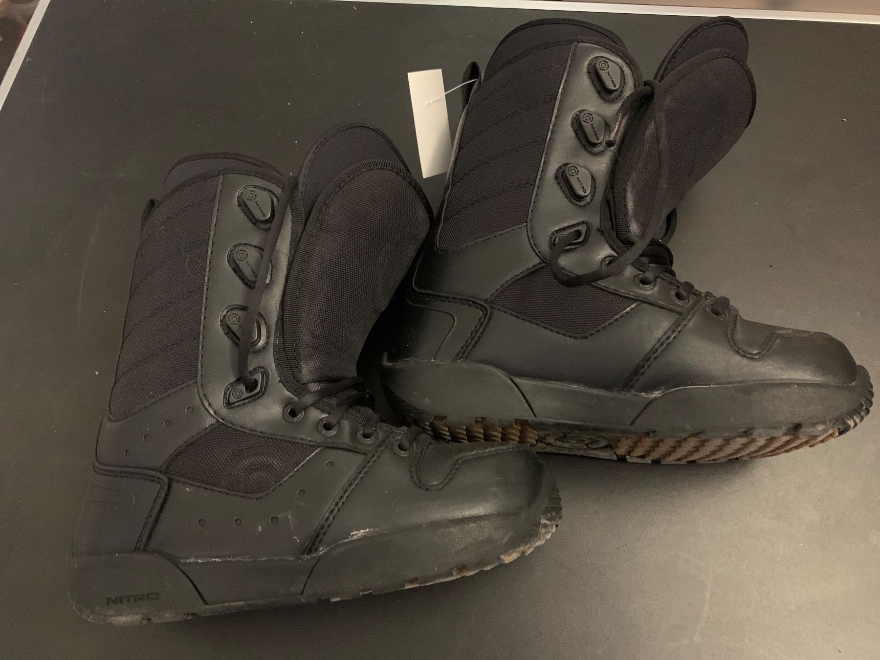 Snowboard Nitro Scarpe da uomo: Snowboard Schuhe Nitro Gr. 38 2/3 – Usato da Oberweningen venduto da Bumblebee2