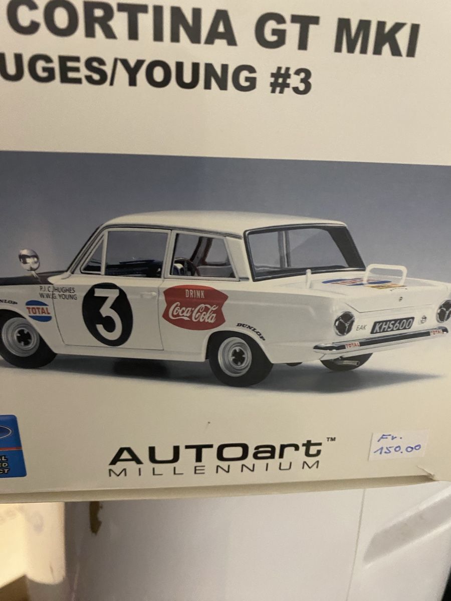 Modellini d'auto: Model Auto 1:18 Ford – Usato da Bischofszell venduto da Diamond1