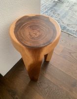Hocker aus Holz (zwei)
