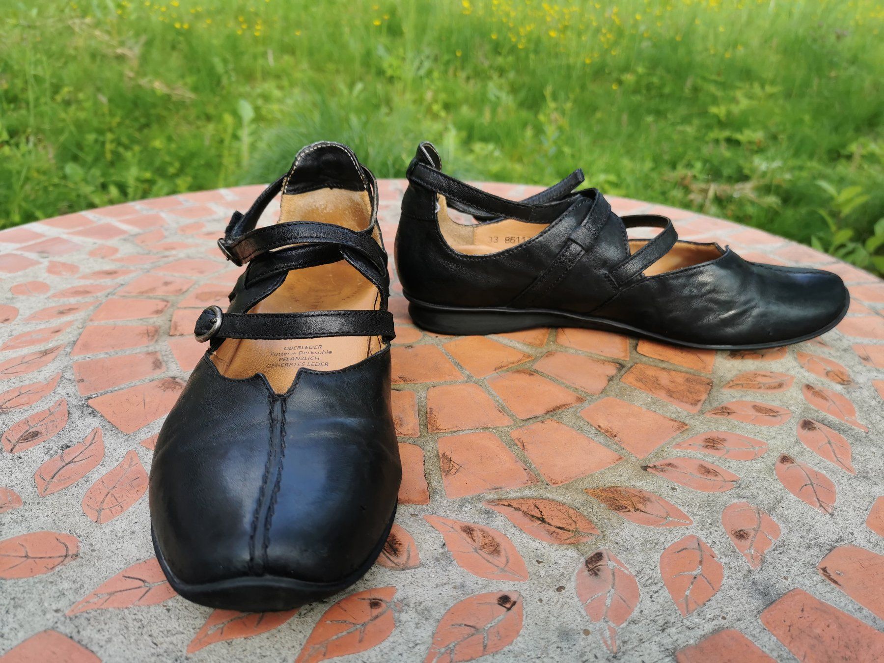 Think Scarpe da donna: Schwarze Riemensandale von Think! – Usato da Luzern venduto da buypie 2