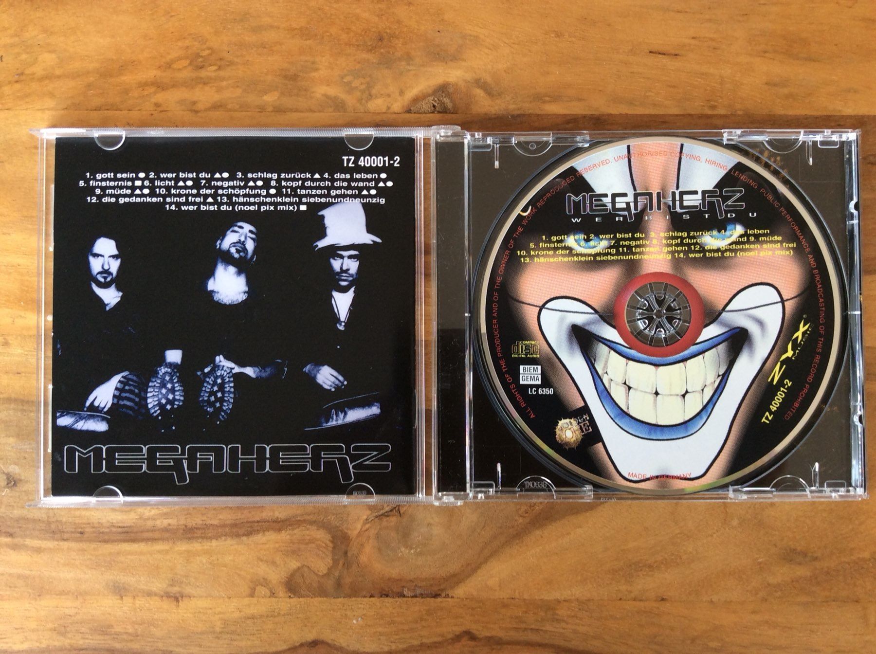CD: CD Megaherz - Wer Bist Du (NM) – Usato da Horgen venduto da flyingpenguin2000 1