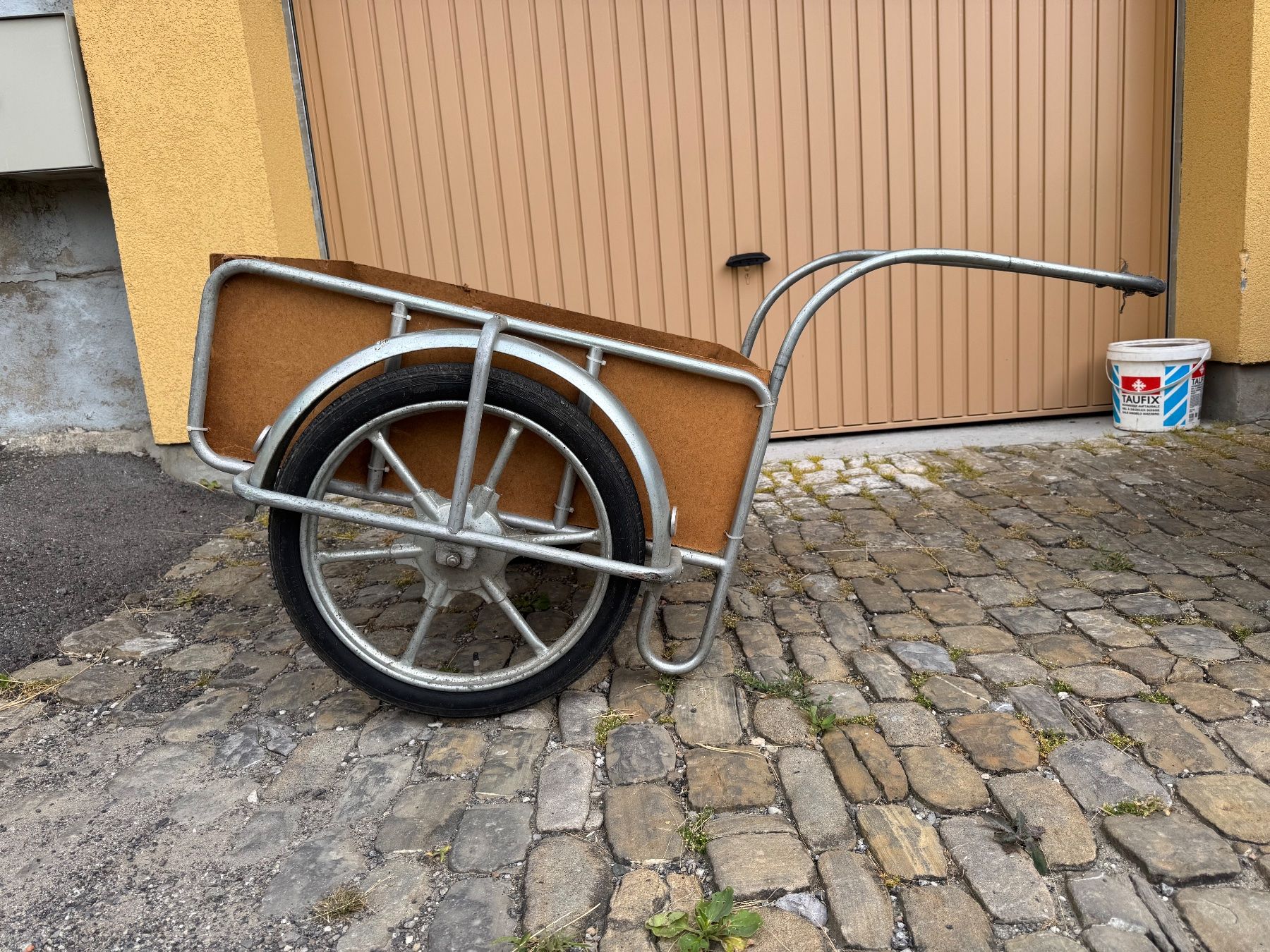Remorques: Fahrrad-/Töfflianhänger – D'occasion à Schwarzenburg par sil_5njh 1