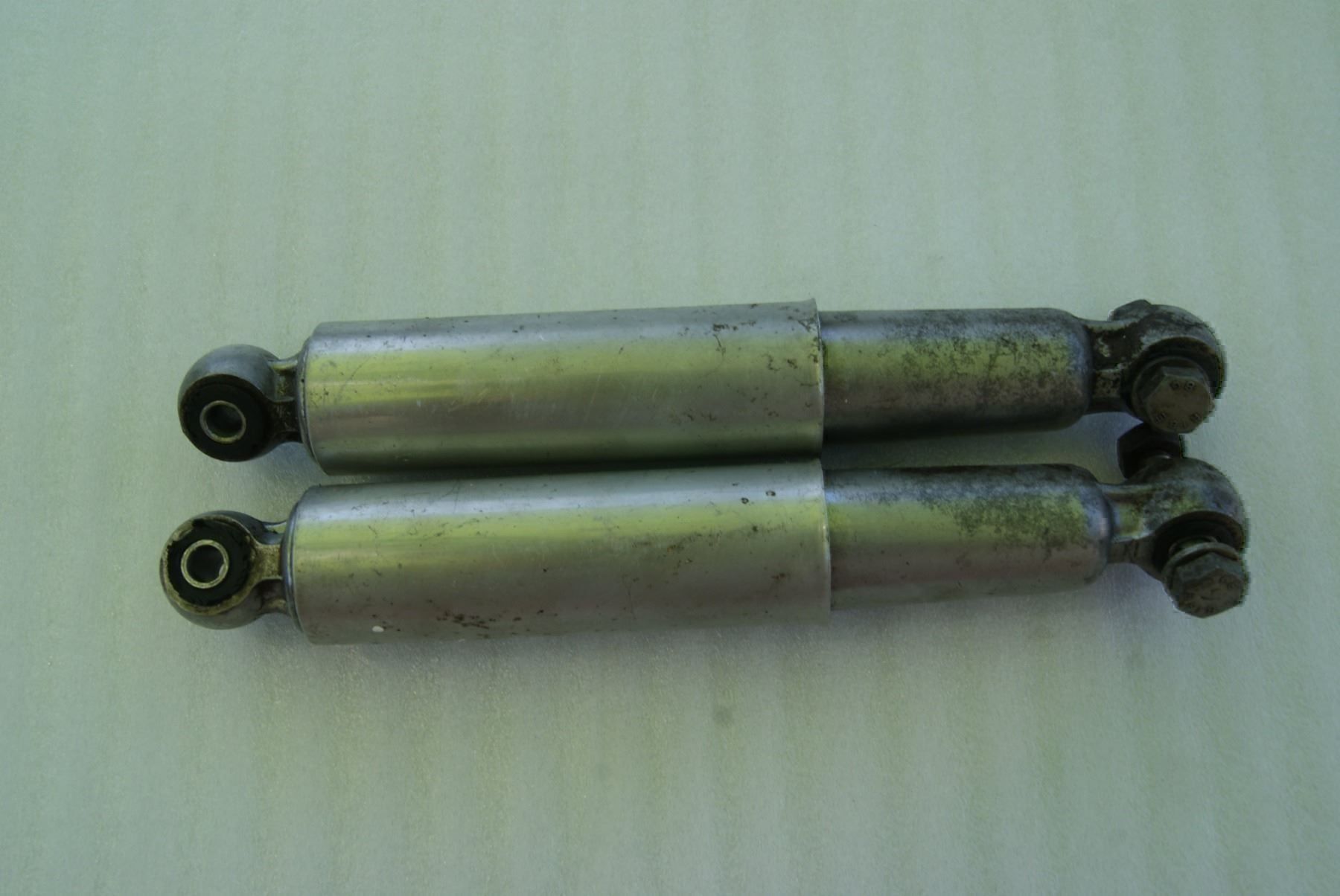 Victoria Mofa-Ersatzteile: Victoria Stossdämpfer 21,5 cm – Gebraucht aus huttwil von Pakora 1
