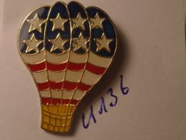 1 USA Ballon Pin (U136)