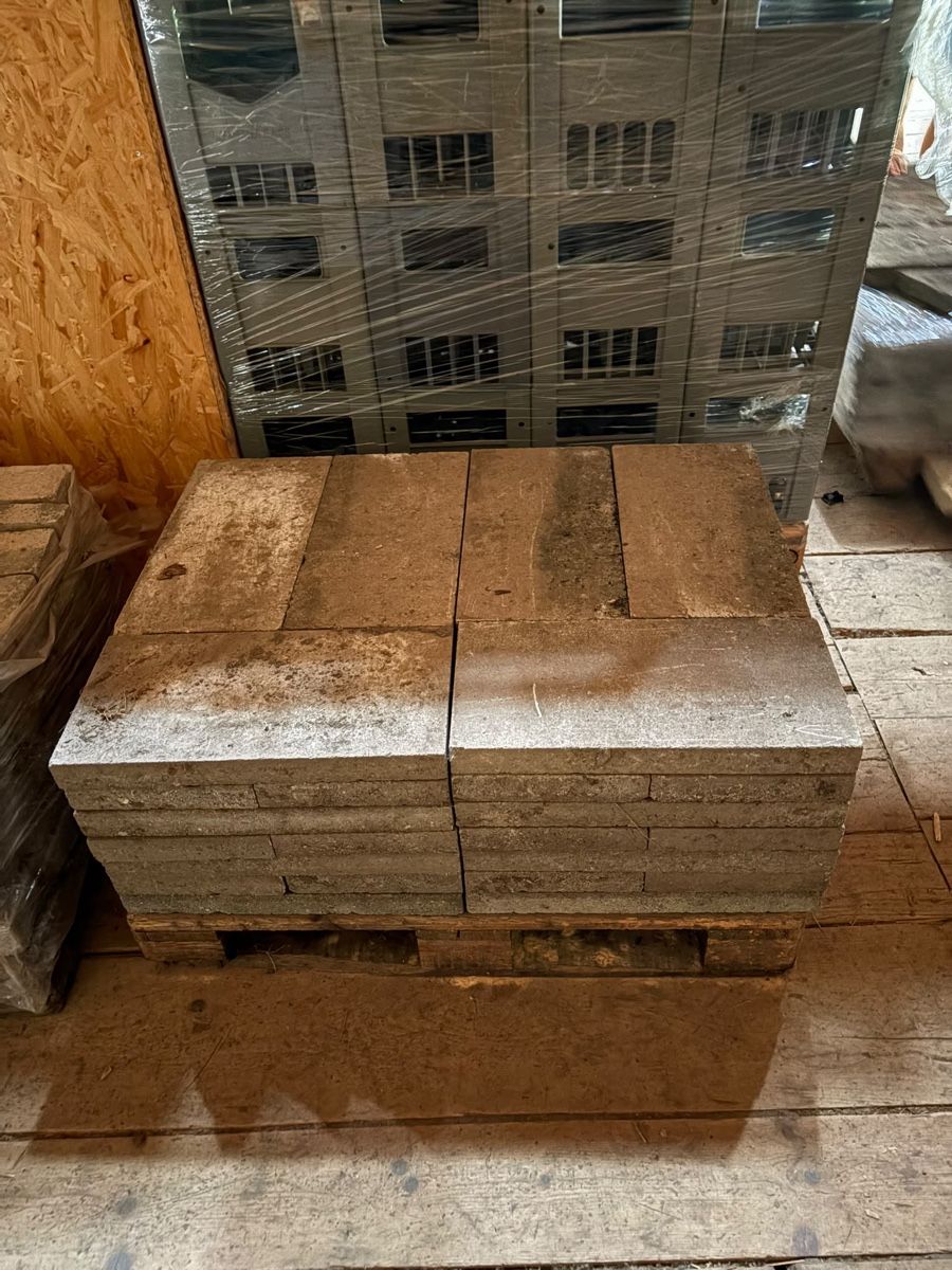 Bodenbeläge: Betonplatten 50/25/5 – Gebraucht aus Maienfeld von sonjarita01 1