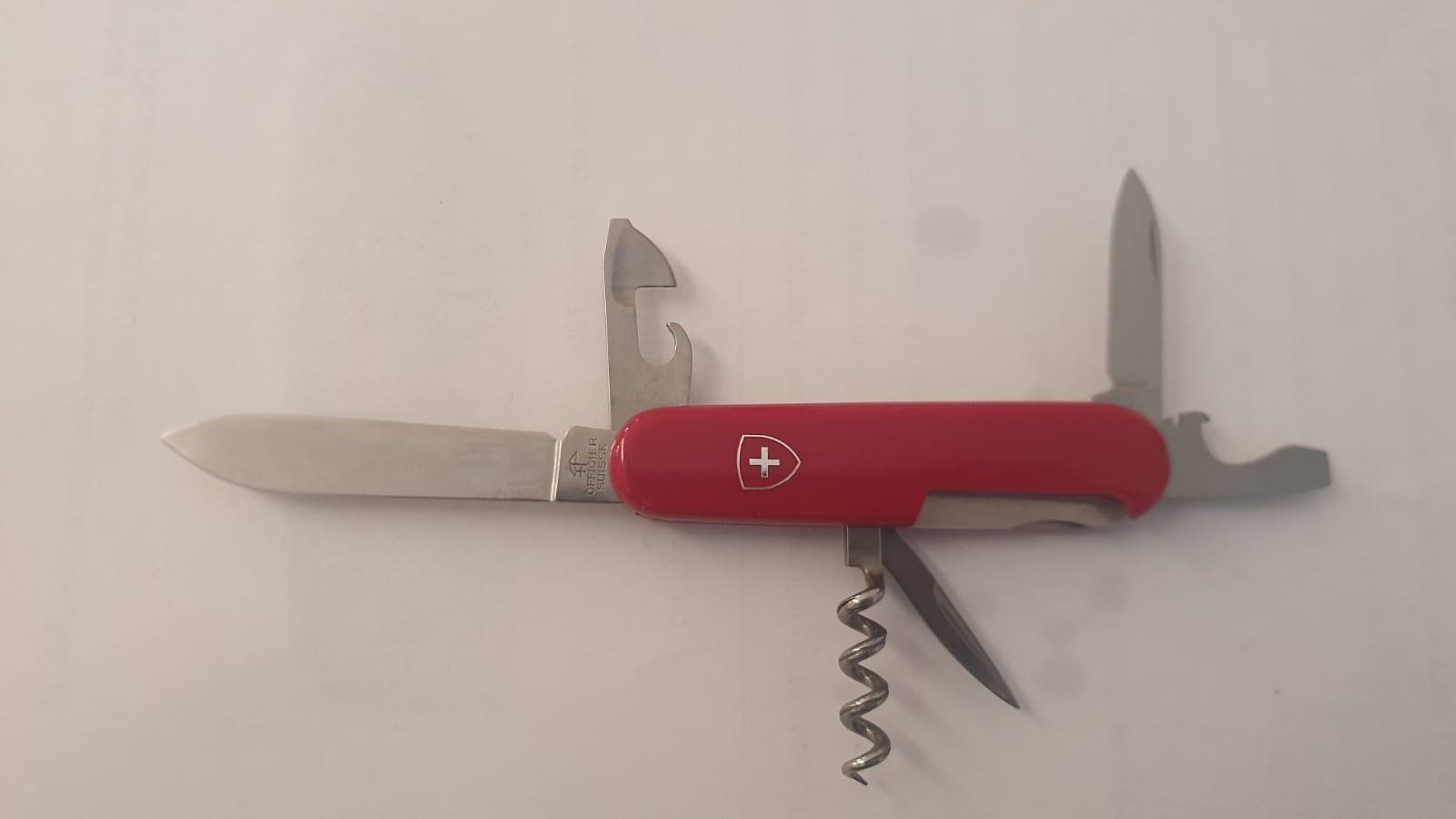 Victorinox Coltelli tascabile: 3 Victorinox Sackmesser mit Logo – Usato da Härkingen venduto da MarianneSi 3