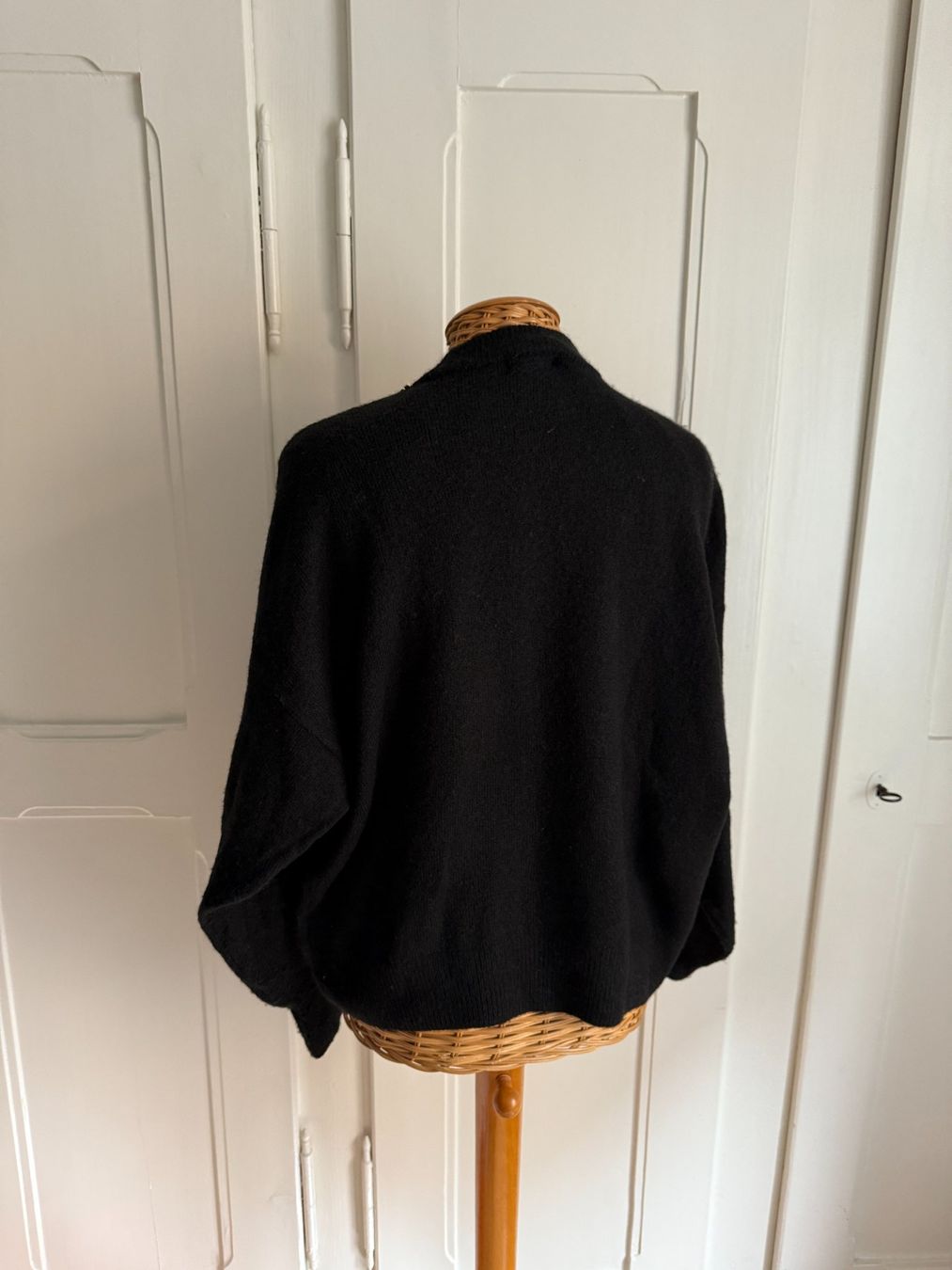 H&M Maglioni & Felpe: Strickpullover schwarz weich S – Usato da Zürich venduto da Diazaio 2