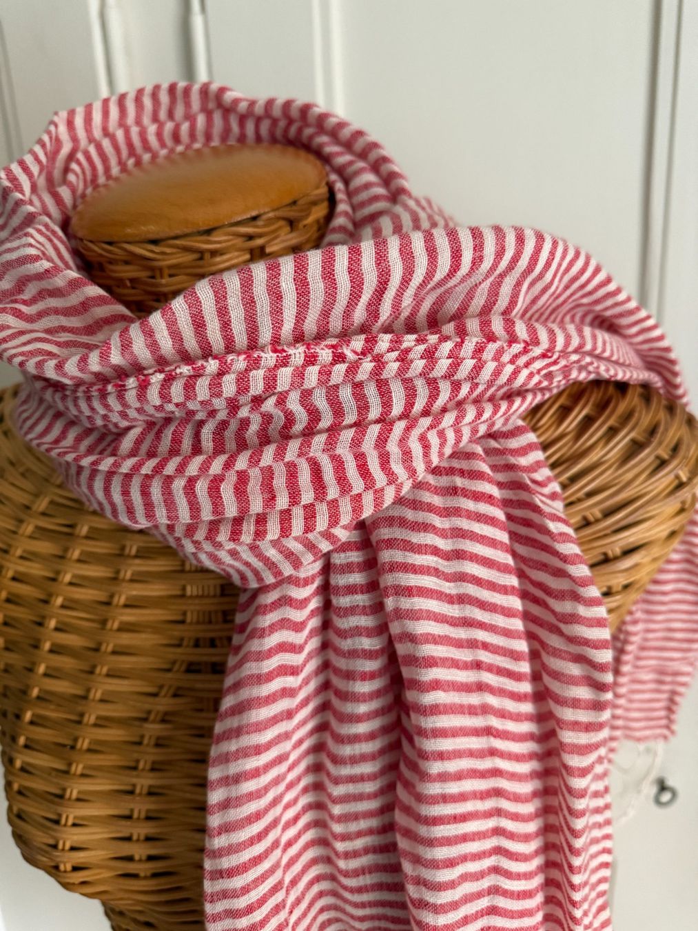 Foulards & écharpes: WOOLRICH - Schal rot-weiss gestreift – D'occasion à Zürich par Diazaio 2