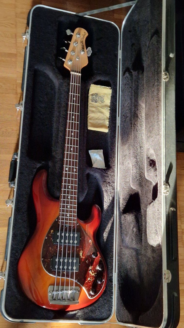 Music Man Musikinstrumente: Ernie Ball/Music Man Stingray5 HH – Gebraucht aus Volketswil von ala_d7hx 5