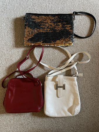 3 Handtaschen, klein, Rot, Schwarz, Weiss