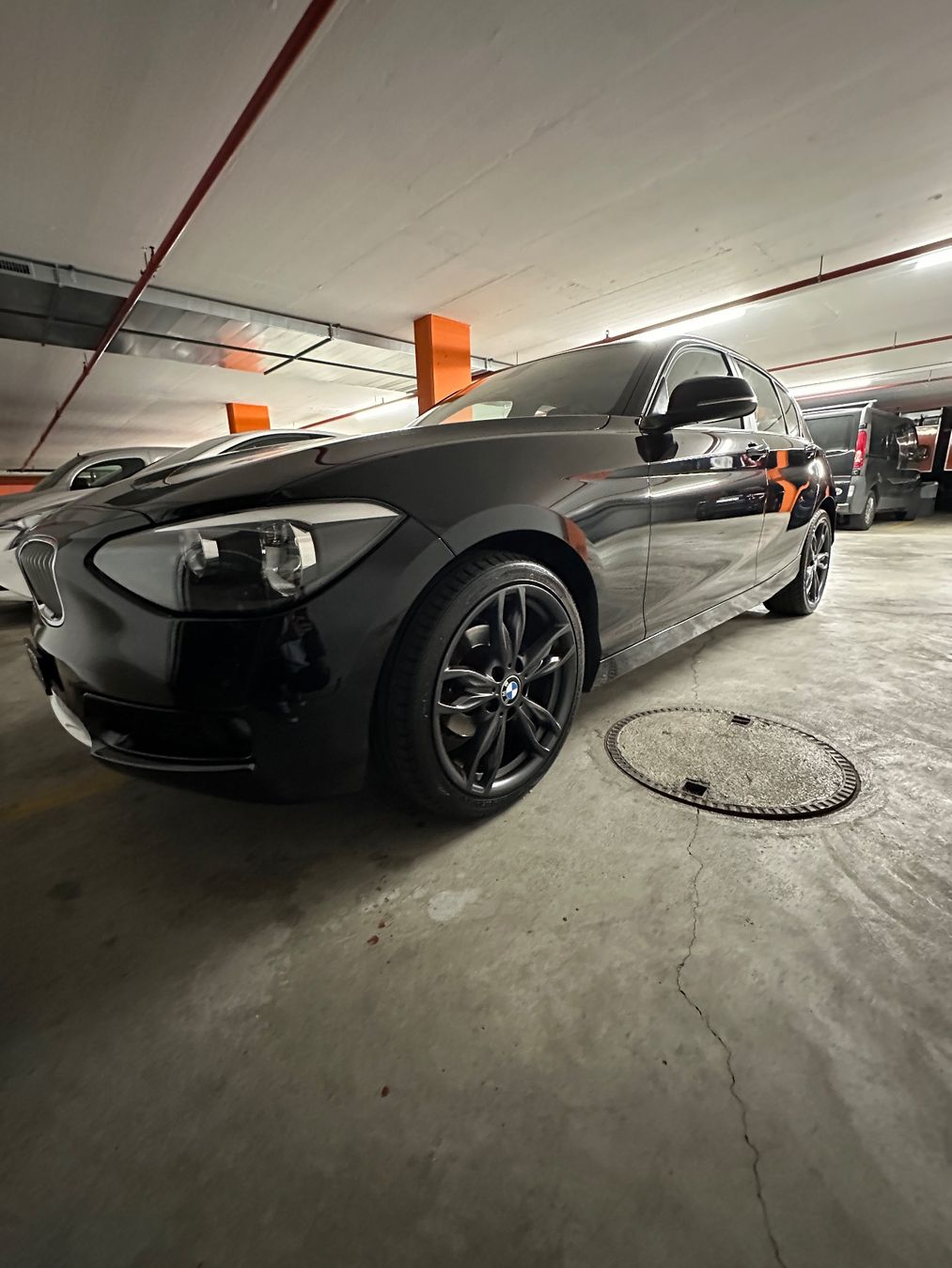 BMW Automobili: Top gepflegter BMW 116d  schwarz – Usato da Aarau venduto da Nardo123