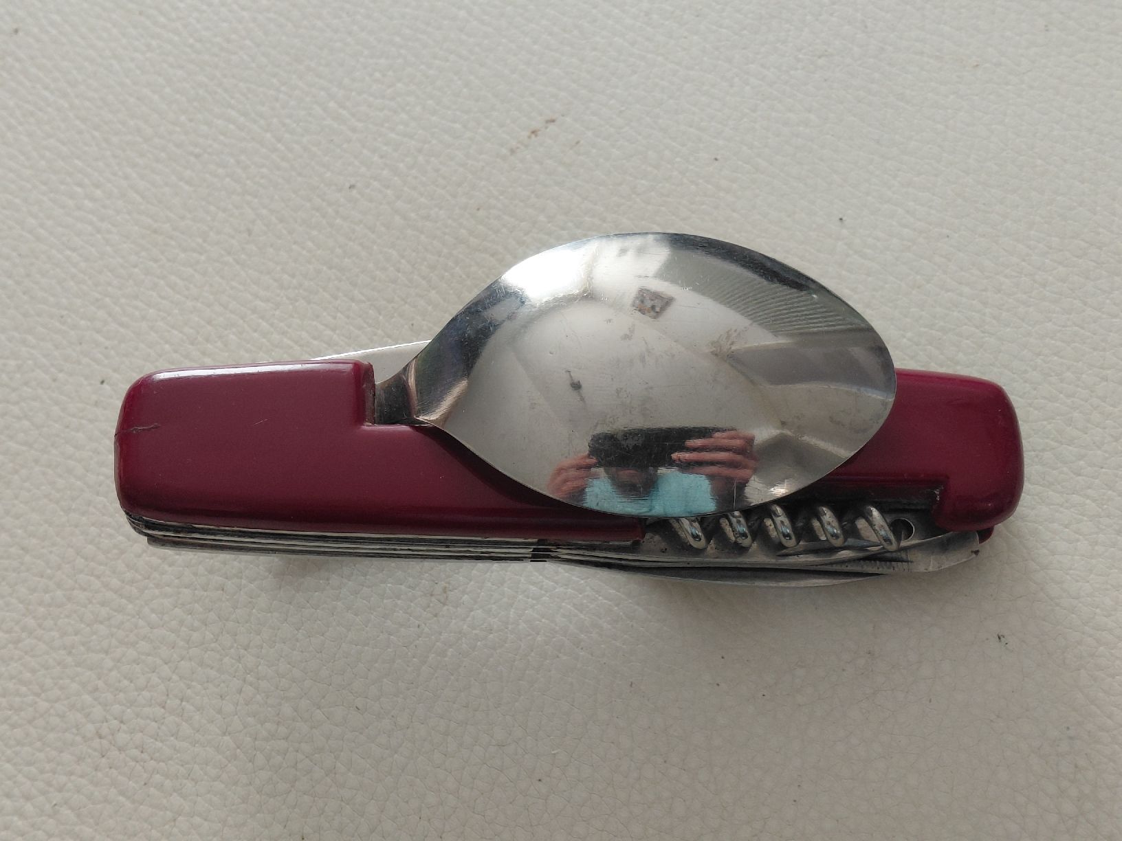 Accessoires: Multifunktionsbesteck rot Edelstahl gebraucht – D'occasion à Belp par mar_76s8 5
