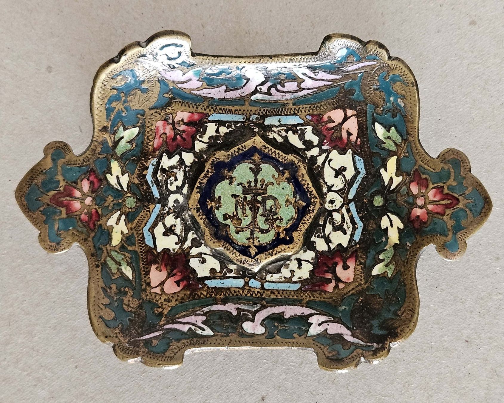 Sculture & Statue: Cloisonné Aschenbecher um 1900, HNDL – Usato da Lugano venduto da Numisartes