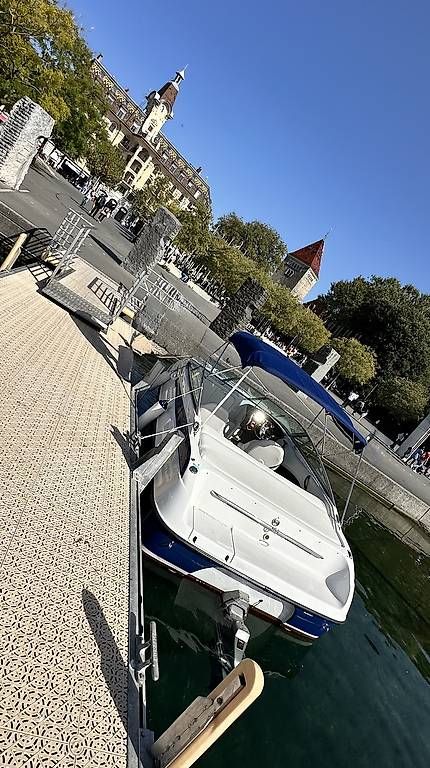 Crownline Barche: Crownline 205CCR avec remorque – Usato da St-Gingolph venduto da NVSIN 2