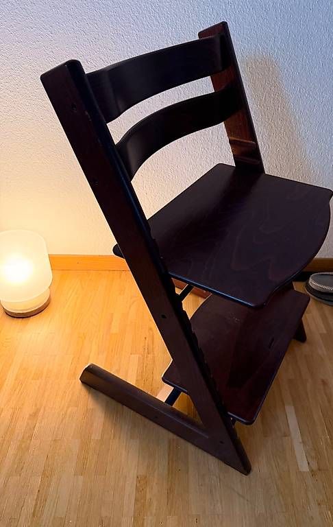 Hochstühle: Schöner TripTrap in dunkelbraun  – Gebraucht aus Egg b. Zürich von mst_vnf7 1